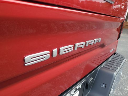 New 2026 GMC Sierra 1500 SLT image 5
