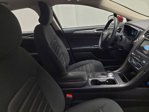 Used 2019 Ford Fusion SE FWD image 21