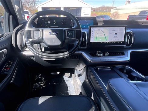 Used 2025 Ford Expedition Max Platinum image 10