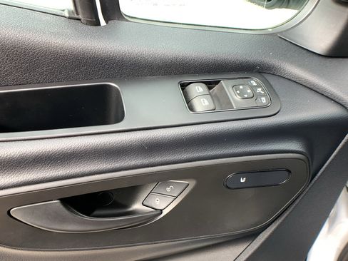 Used 2024 Mercedes-Benz Sprinter 2500 image 11