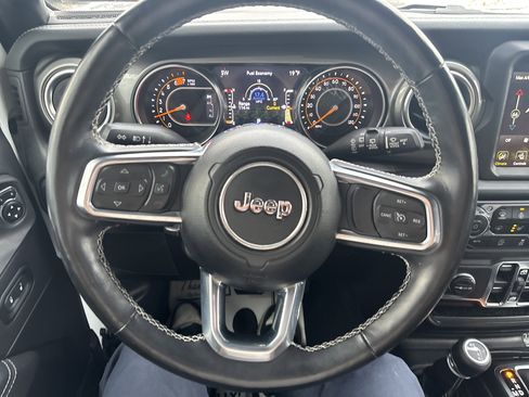 Used 2023 Jeep Wrangler Sahara w/ Cold Weather Group image 17