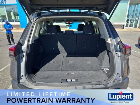 Used 2022 Nissan Rogue S AWD/4WD image 14