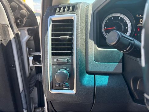 Used 2013 RAM 1500 Classic SLT RWD image 19