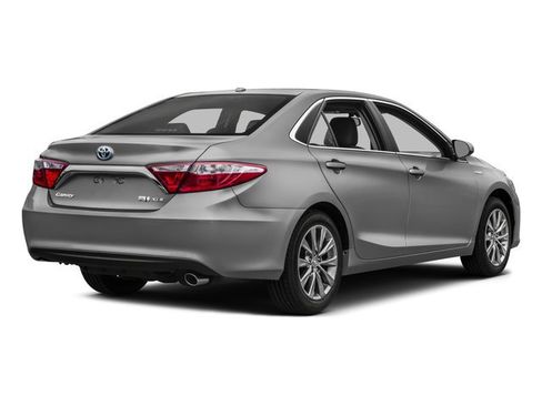 Used 2017 Toyota Camry XLE w/ Moonroof Package image 5