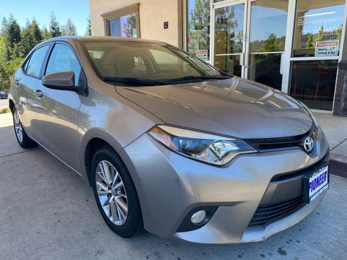 Used 2015 Toyota Corolla LE w/ Protection Package FWD image 6