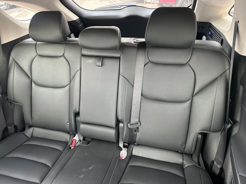 Used 2026 Genesis GV70 2.5T Select image 28