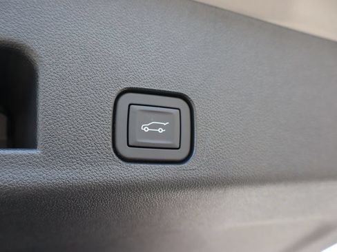 New 2027 Chevrolet Traverse Z71 w/ Enhanced Driving Package AWD/4WD image 27
