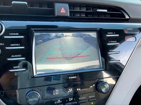 Used 2020 Toyota Camry SE image 26
