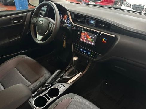 Used 2018 Toyota Corolla LE FWD image 18