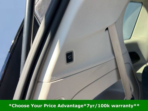 Certified 2023 Chrysler Pacifica Touring-L image 15
