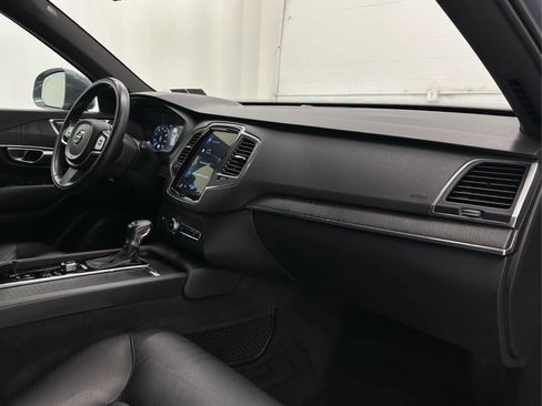 Used 2020 Volvo XC90 T6 Momentum w/ Protection Package Premier AWD/4WD image 18