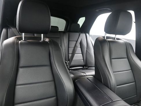 Used 2020 Mercedes-Benz GLE 350 w/ Premium Package image 17