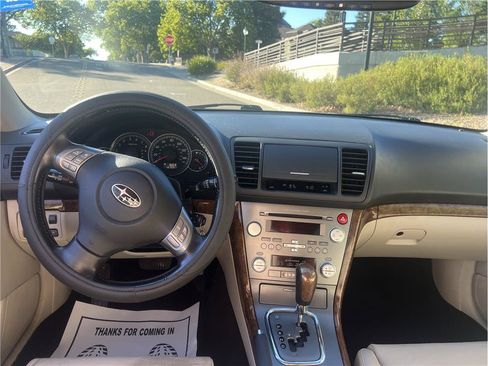 Used 2009 Subaru Outback 2.5i Limited AWD/4WD image 10
