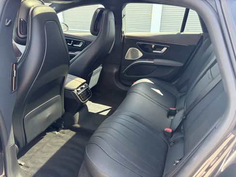 Used 2022 Mercedes-Benz EQS 450+ Sedan image 11