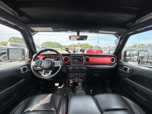 Used 2021 Jeep Wrangler Unlimited Rubicon AWD/4WD image 2