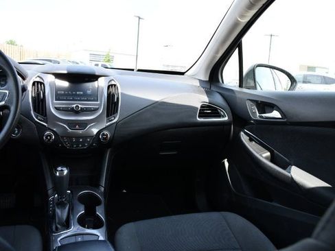 Used 2017 Chevrolet Cruze LT w/ Convenience Package FWD image 17