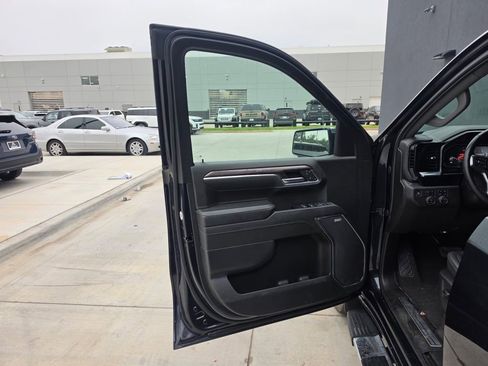 Used 2024 Chevrolet Silverado 1500 LTZ AWD/4WD image 9