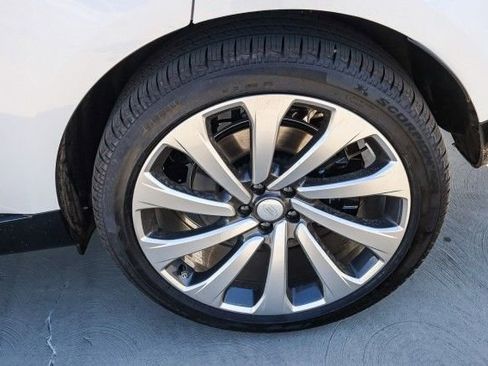 New 2025 Land Rover Range Rover SE image 8