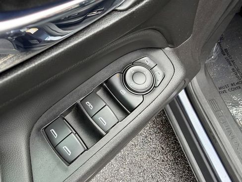 Used 2019 Chevrolet Equinox LT FWD image 11