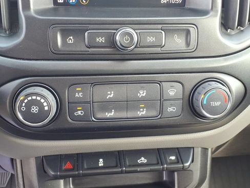Used 2022 Chevrolet Colorado W/T w/ WT Convenience Package AWD/4WD image 18