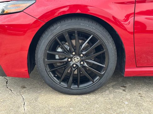 Used 2022 Toyota Camry XSE w/ Navigation Package image 10