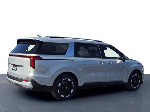 New 2026 Kia Carnival EX image 7