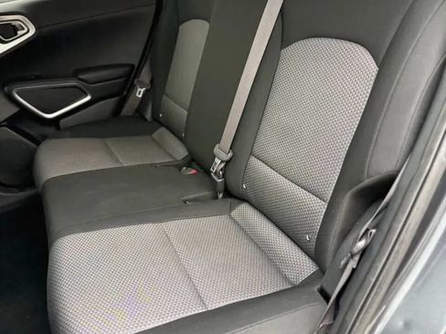 Used 2024 Kia Soul LX w/ Option Group 015 FWD image 11