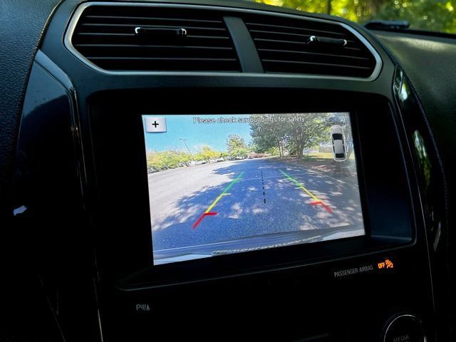 Used 2019 Ford Explorer XLT w/ Equipment Group 202A AWD/4WD image 49