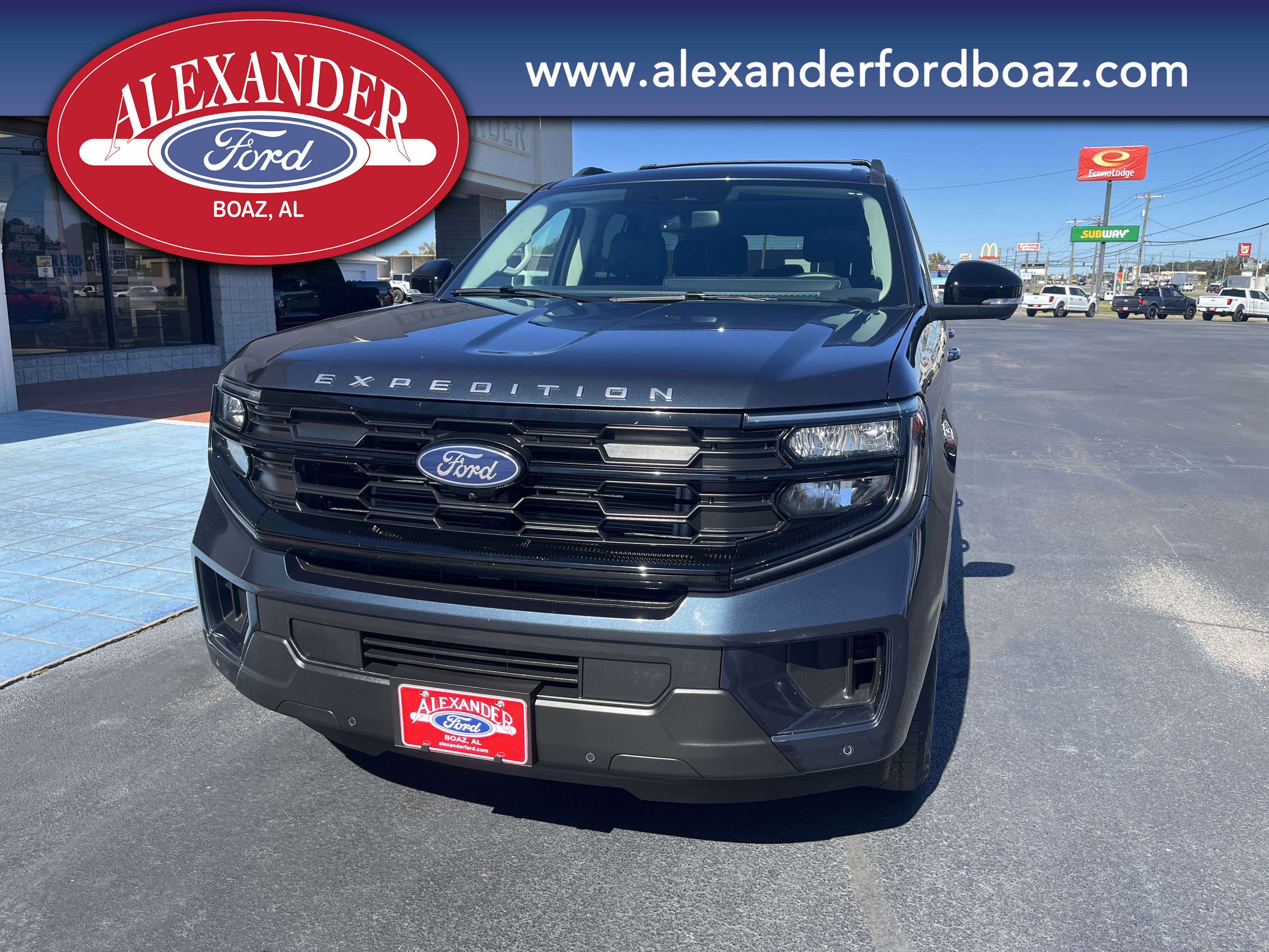 Used 2025 Ford Expedition Active AWD/4WD image 5
