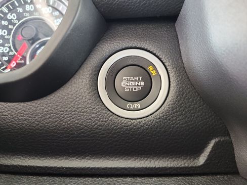 Used 2023 RAM 1500 Laramie AWD/4WD image 28
