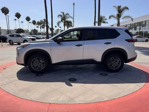 Certified 2024 Nissan Rogue S FWD image 5