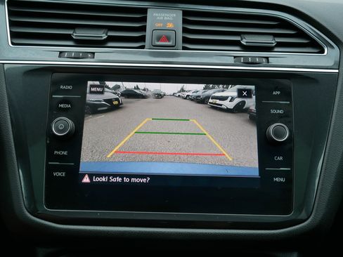 Used 2019 Volkswagen Tiguan SE w/ Panoramic Sunroof Package AWD/4WD image 27
