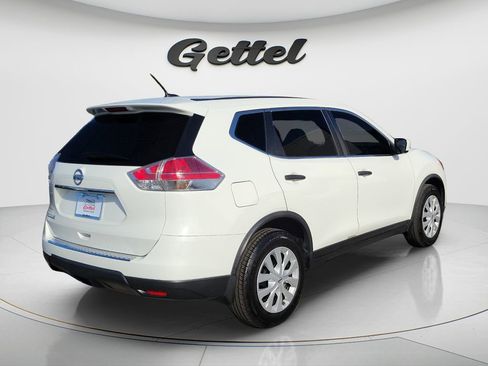 Used 2016 Nissan Rogue S image 4