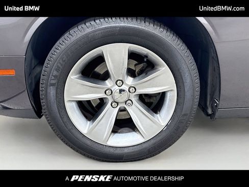 Used 2018 Dodge Challenger SXT RWD image 2