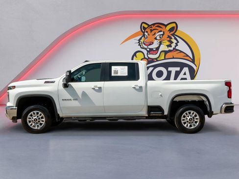 Used 2025 Chevrolet Silverado 2500 LT w/ Convenience Package AWD/4WD image 8
