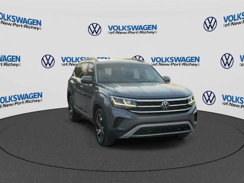 Used 2023 Volkswagen Atlas SEL AWD/4WD image 2