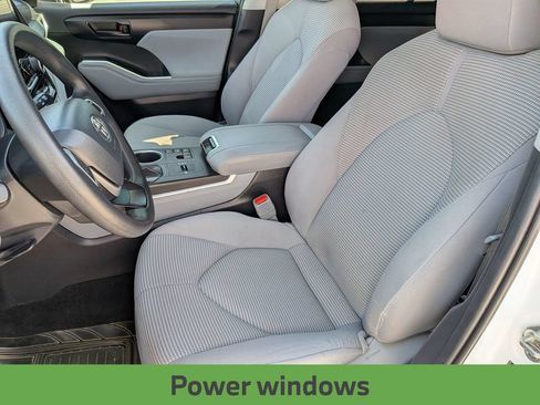 Used 2023 Toyota Highlander L FWD image 16