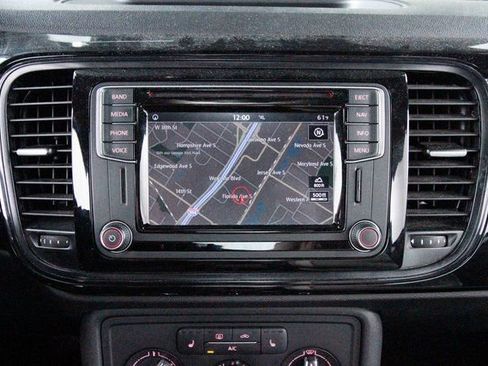 Used 2016 Volkswagen Beetle 1.8T Classic image 9