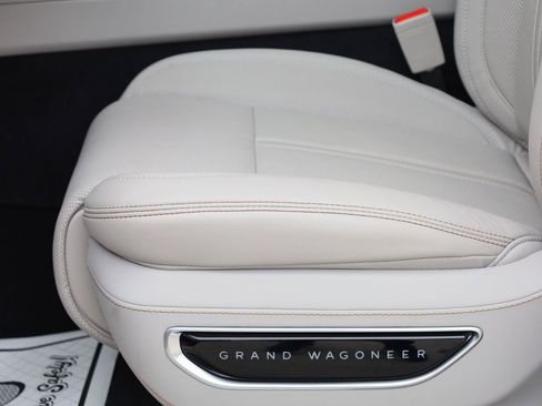 Used 2026 Jeep Grand Wagoneer Summit w/ Rear Seat Video Group I AWD/4WD image 17
