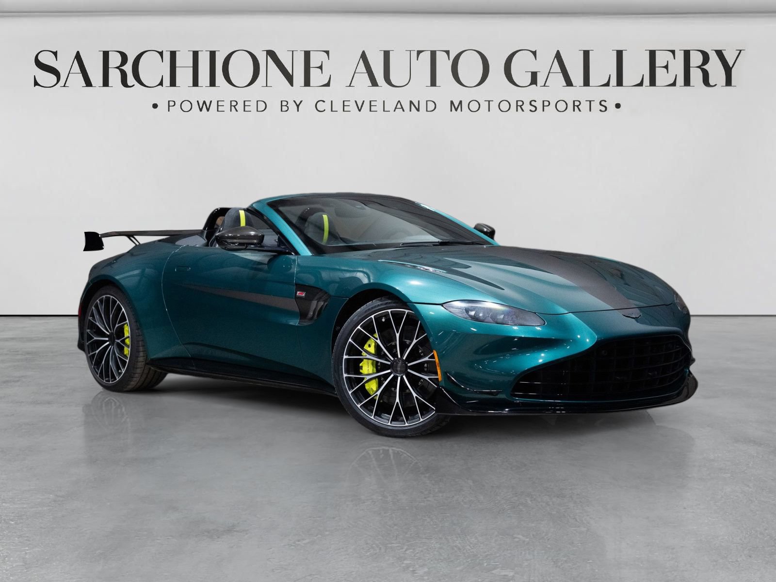 Used 2023 Aston Martin V8 Vantage Roadster RWD image 1