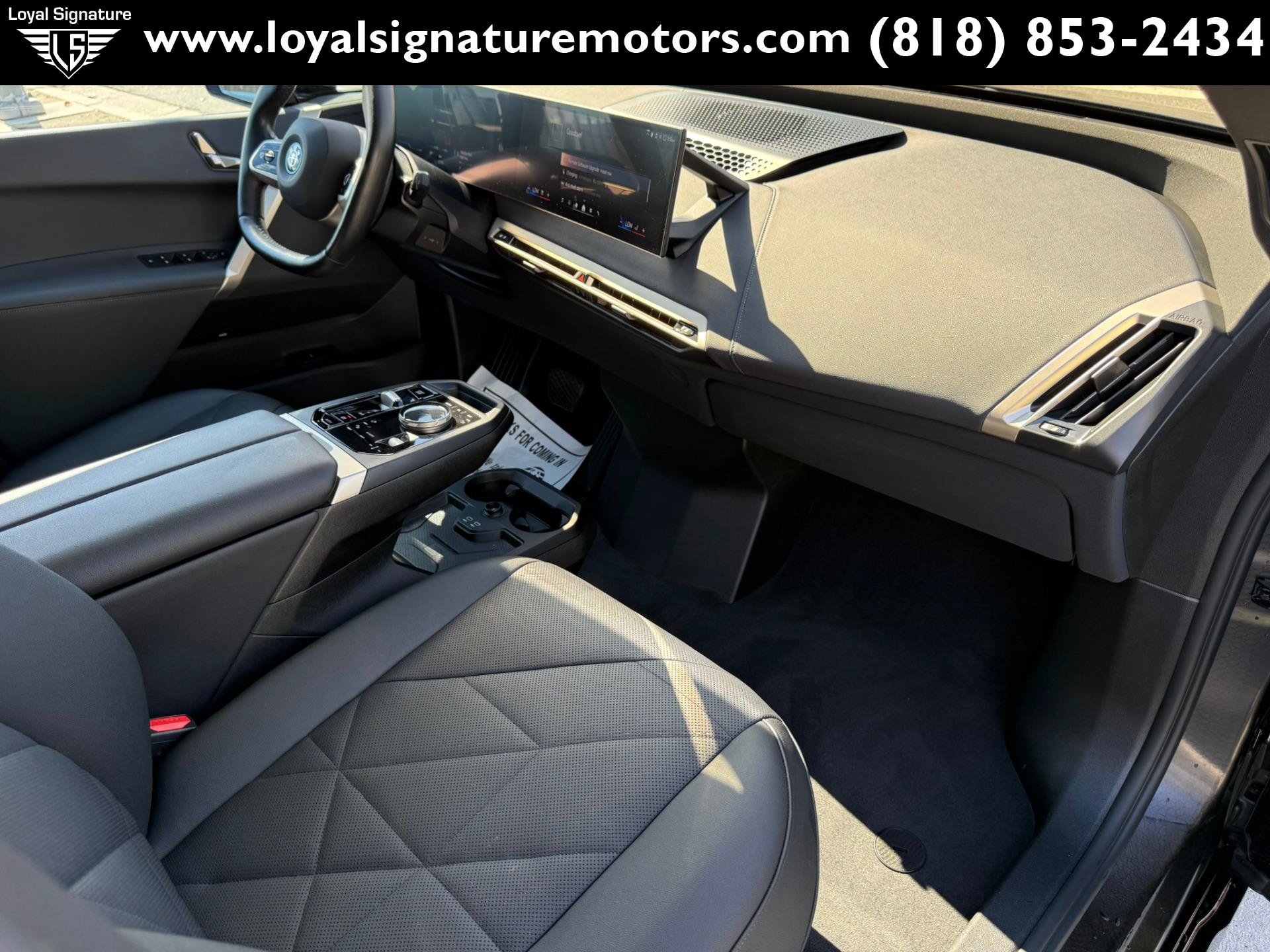 Used 2024 BMW iX xDrive50 w/ Sport Package AWD/4WD image 39