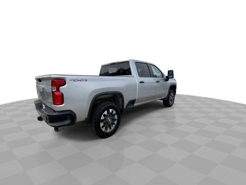 Used 2021 Chevrolet Silverado 2500 Custom w/ Custom Value Package AWD/4WD image 2