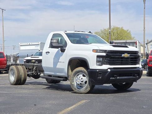 New 2026 Chevrolet Silverado 3500 W/T w/ WT Convenience Package AWD/4WD image 2
