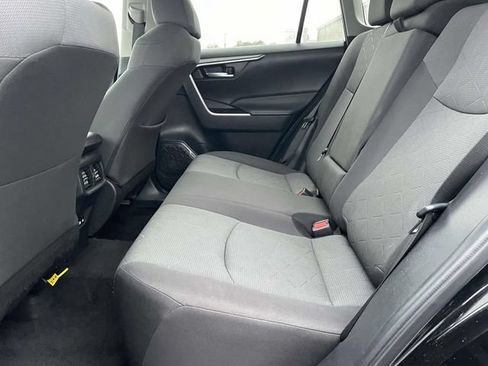 Used 2023 Toyota RAV4 XLE AWD/4WD image 17