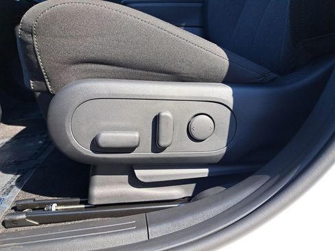 New 2025 Hyundai Ioniq 5 SE image 35