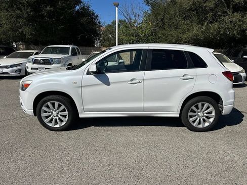 Used 2011 Mitsubishi Outlander Sport SE FWD image 2