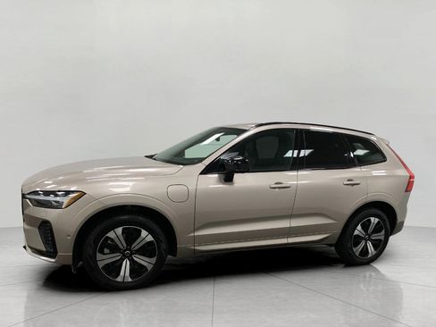 Used 2024 Volvo XC60 T8 Plus w/ Climate Package image 8