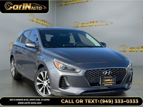 Used 2018 Hyundai Elantra GT image 3