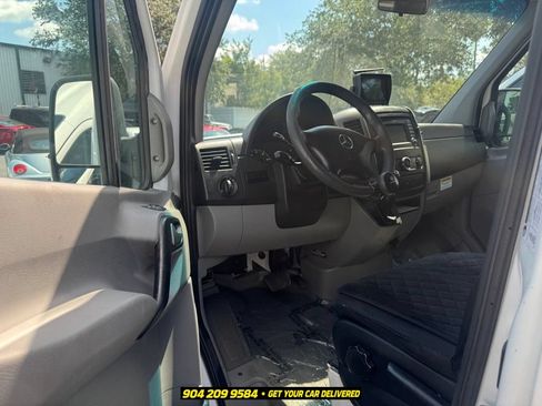 Used 2017 Mercedes-Benz Sprinter 2500 image 16
