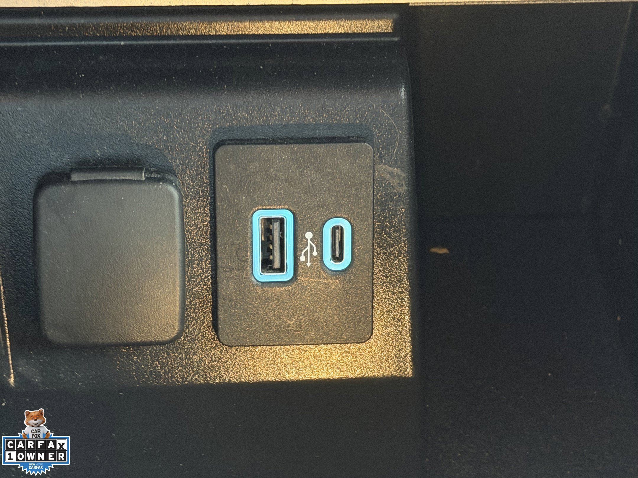 Used 2023 Ford Explorer XLT AWD/4WD image 22